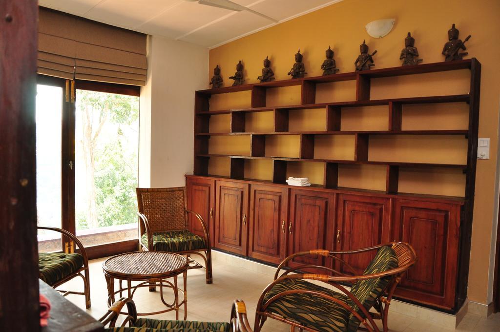 The Buena Vista Kandy Exterior photo