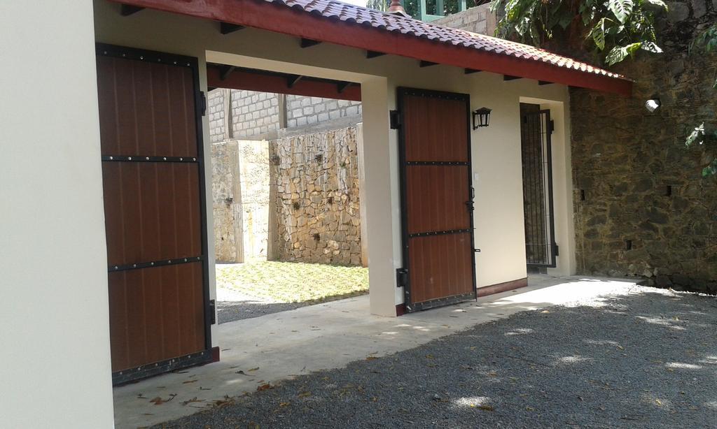 The Buena Vista Kandy Exterior photo