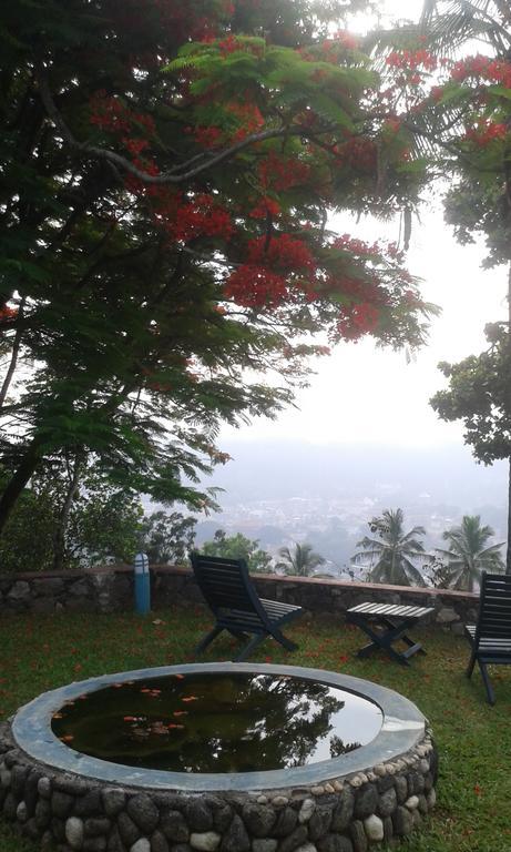 The Buena Vista Kandy Exterior photo